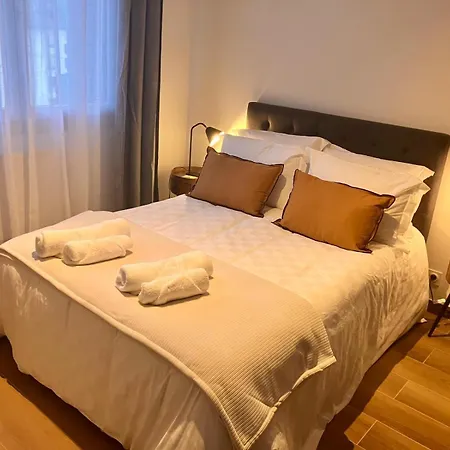Apartment Calm & Cozy With Parking In *