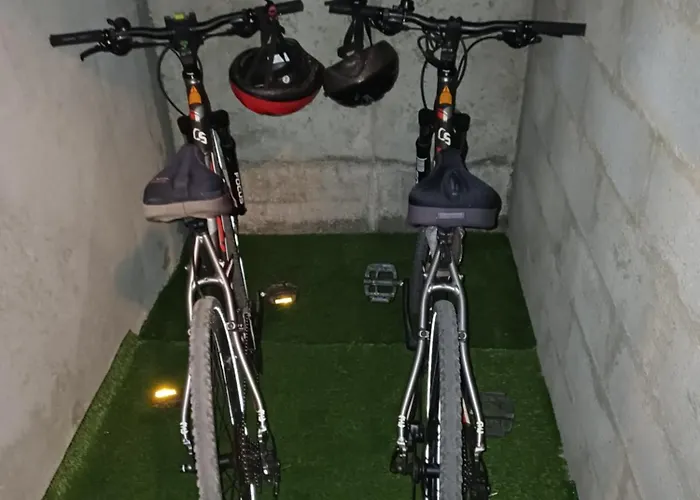 Calm & Cozy With Parking In